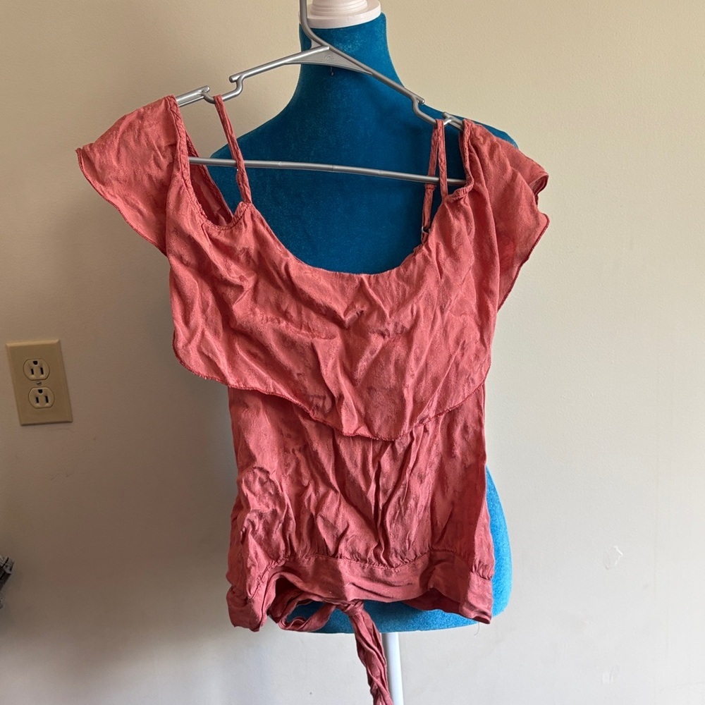 Womenās Tie-Back Cold-Shoulder Top in Coral